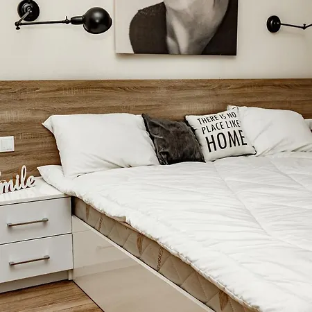 Loft Apartment *